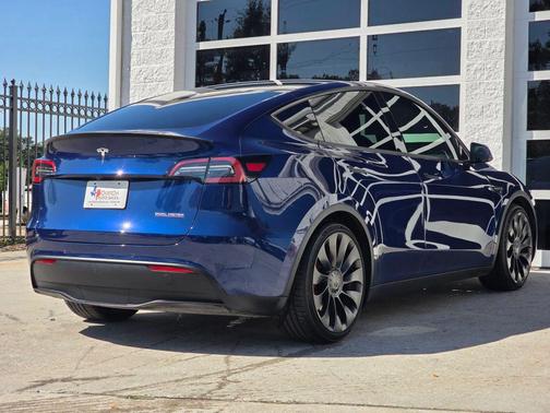 2022 Tesla Model Y Performance Dual Motor All-Wheel Drive