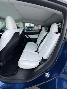 2022 Tesla Model Y Long Range Dual Motor All-Wheel Drive