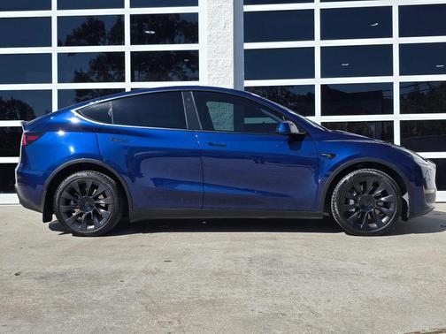2023 Tesla Model Y Long Range Sport Utility 4D