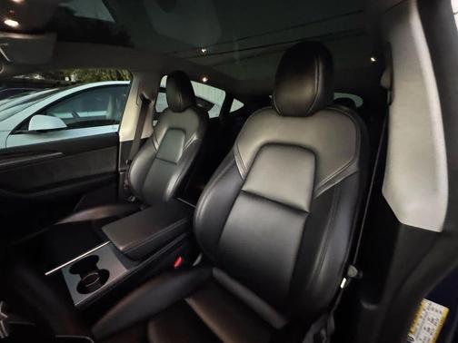 2023 Tesla Model Y Long Range Sport Utility 4D