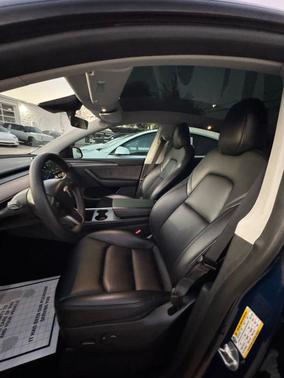 2023 Tesla Model Y Long Range Sport Utility 4D