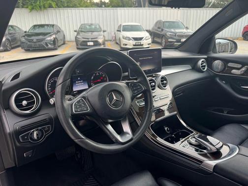 2017 Mercedes-Benz GLC 300 Base
