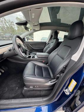 2022 Tesla Model Y Long Range Dual Motor All-Wheel Drive
