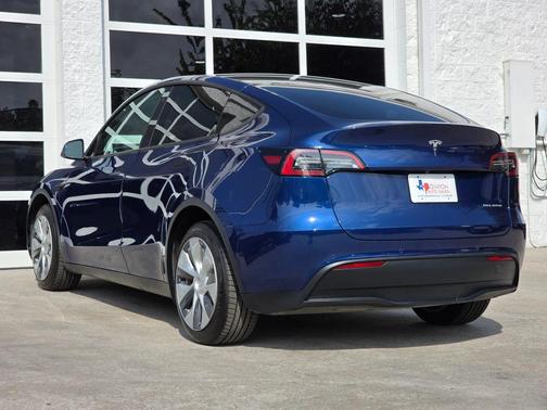 2022 Tesla Model Y Long Range Dual Motor All-Wheel Drive