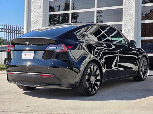 2022 Tesla Model Y Performance Dual Motor All-Wheel Drive