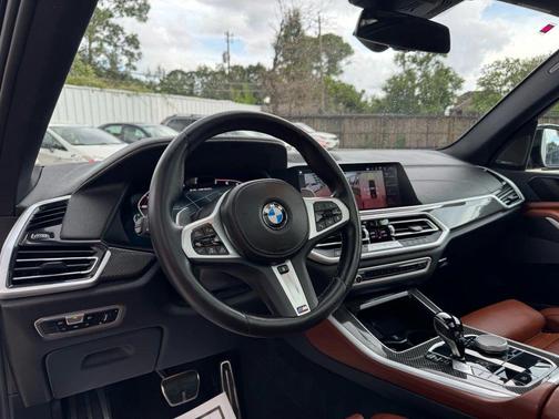 2022 BMW X5 M50i
