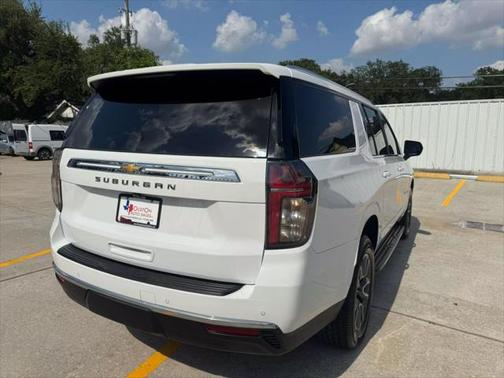 2023 Chevrolet Suburban LS