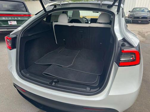 2023 Tesla Model Y Long Range Sport Utility 4D