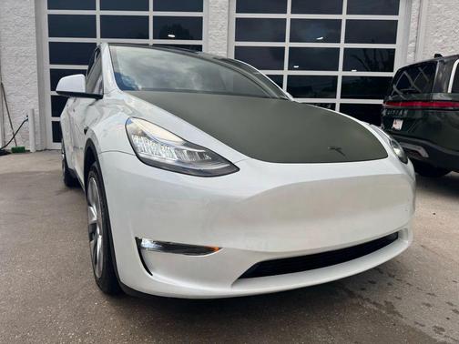 2023 Tesla Model Y Long Range Sport Utility 4D