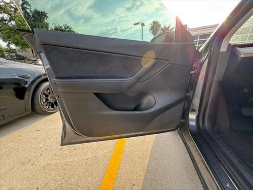 2021 Tesla Model Y Long Range Sport Utility 4D
