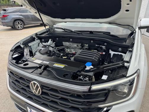2024 Volkswagen Atlas Cross Sport 2.0T SE
