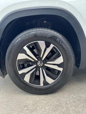 2024 Volkswagen Atlas Cross Sport 2.0T SE
