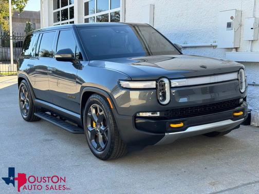 2023 Rivian R1S Adventure