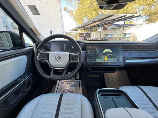 2023 Rivian R1S Adventure