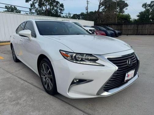 2017 Lexus ES 300h Base