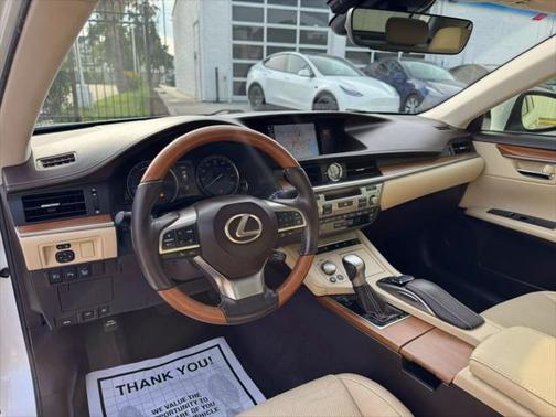 2017 Lexus ES 300h Base