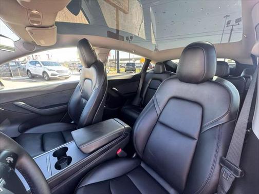 2022 Tesla Model Y Long Range Sport Utility 4D