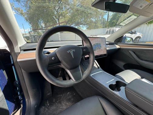 2023 Tesla Model Y Long Range Sport Utility 4D