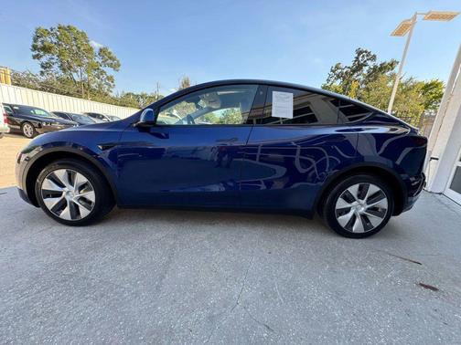 2023 Tesla Model Y Long Range Sport Utility 4D