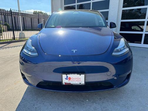 2023 Tesla Model Y Long Range Sport Utility 4D