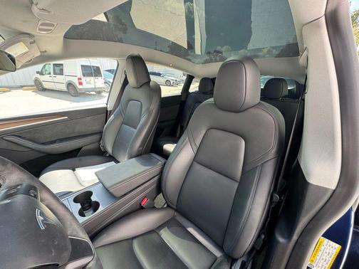 2023 Tesla Model Y Long Range Sport Utility 4D