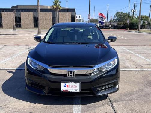 Photo 5 of 32 of 2018 Honda Civic LX