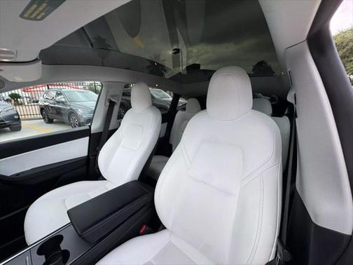 2021 Tesla Model Y Long Range Sport Utility 4D