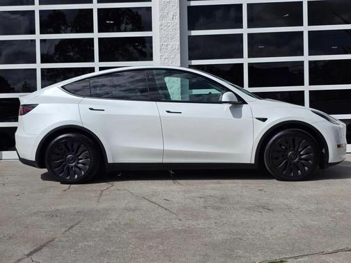 2021 Tesla Model Y Long Range Dual Motor All-Wheel Drive