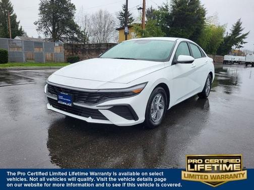 2024 Hyundai ELANTRA SE