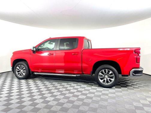 Photo 5 of 32 of 2019 Chevrolet Silverado 1500 LT