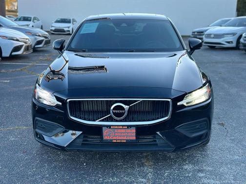 2020 Volvo S60 T6 Momentum