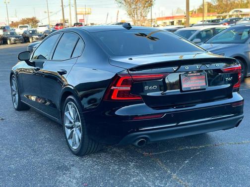 2020 Volvo S60 T6 Momentum