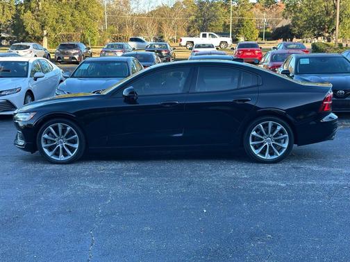 2020 Volvo S60 T6 Momentum