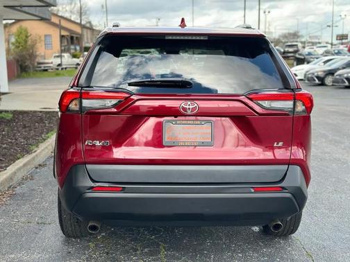 2021 Toyota RAV4 LE