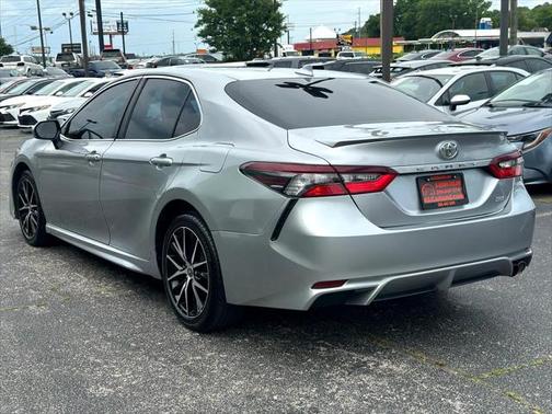 2022 Toyota Camry SE