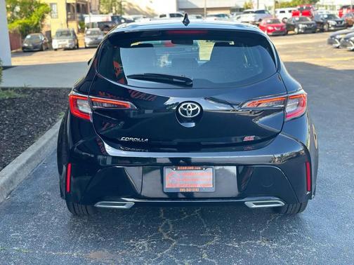 Midnight Black Metallic 2022 Toyota Corolla SE