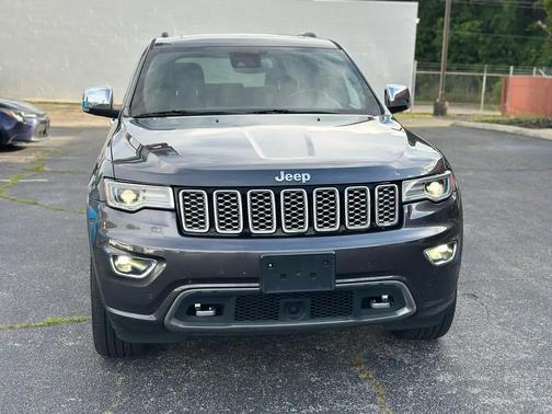 Granite Crystal Metallic Clearcoat 2017 Jeep Grand Cherokee Overland