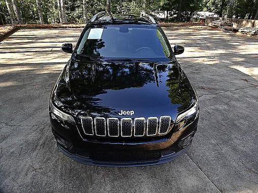 Photo 4 of 32 of 2019 Jeep Cherokee Latitude