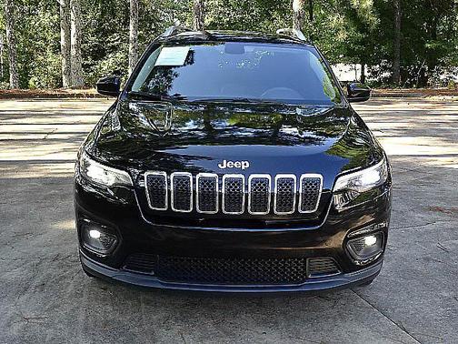 Photo 2 of 32 of 2019 Jeep Cherokee Latitude