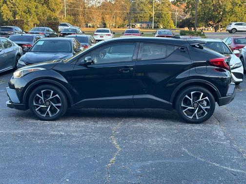 2018 Toyota C-HR XLE Premium FWD (Natl)