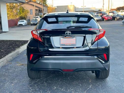 2018 Toyota C-HR XLE Premium FWD (Natl)