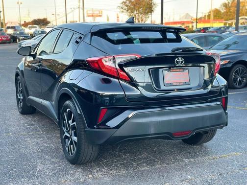 2018 Toyota C-HR XLE Premium FWD (Natl)