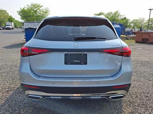 2025 Mercedes-Benz GLC 350e Base