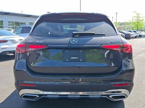 2025 Mercedes-Benz GLC 300 4MATIC