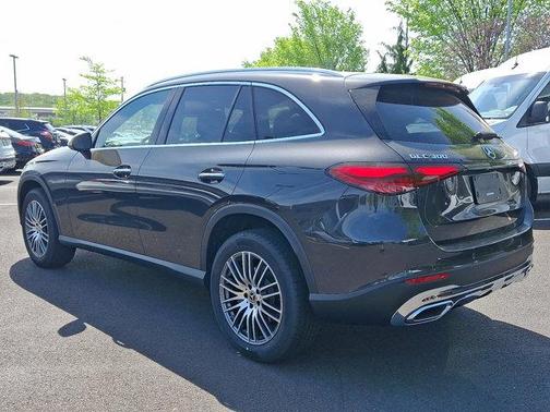 2025 Mercedes-Benz GLC 300 4MATIC