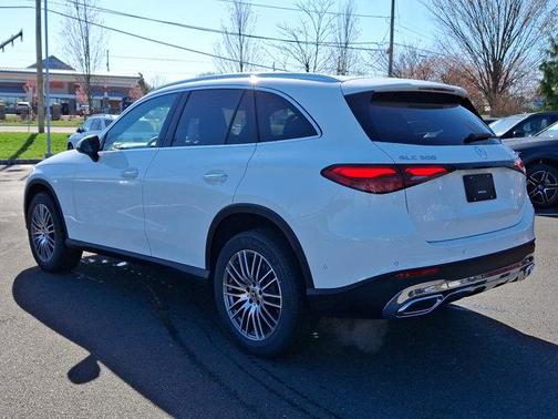 2025 Mercedes-Benz GLC 300 4MATIC