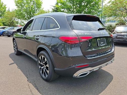 2025 Mercedes-Benz GLC 350e Base