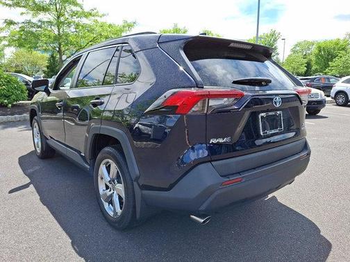 2021 Toyota RAV4 Hybrid XLE Premium