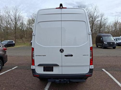 2025 Mercedes-Benz Sprinter 2500 Standard Roof