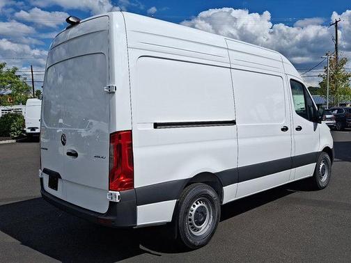 2025 Mercedes-Benz Sprinter 2500 Standard Roof